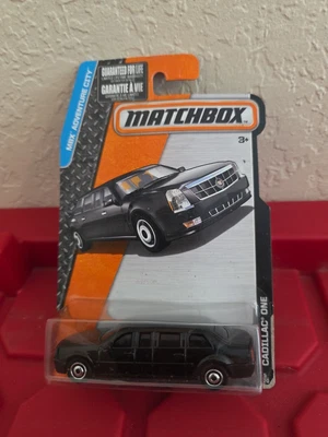 Matchbox MBX Adventure City Cadillac One черный президентский лимузин - Изображение 1 из 3