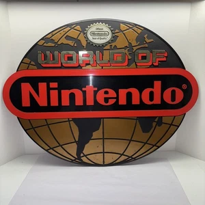 ¡El sello original de WORLD OF NINTENDO de calidad colgante de doble cara al por menor! - Imagen 1 de 2
