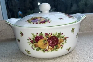 H1053~ Royal Albert Old Country Roses HOLIDAY 2.5 Qt Covered CASSEROLE DISH - Picture 1 of 9