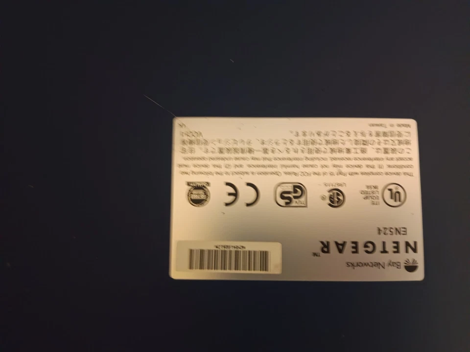 Netgear EN524 24 port Ethernet Hub - Image 1 of 4