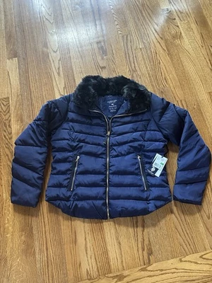 U.S Polo Assn. Chaqueta acolchada para mujer azul marino con detalles dorados talla grande Foto 1 de 4