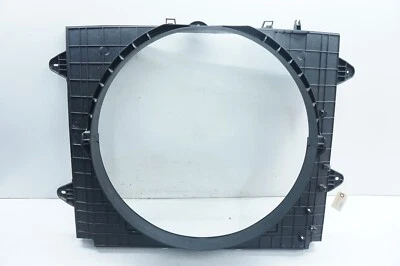 Nissan Titan XD 2016-2019 OEM 5,0 L conjunto de cubierta de ventilador de radiador Foto 1 de 4