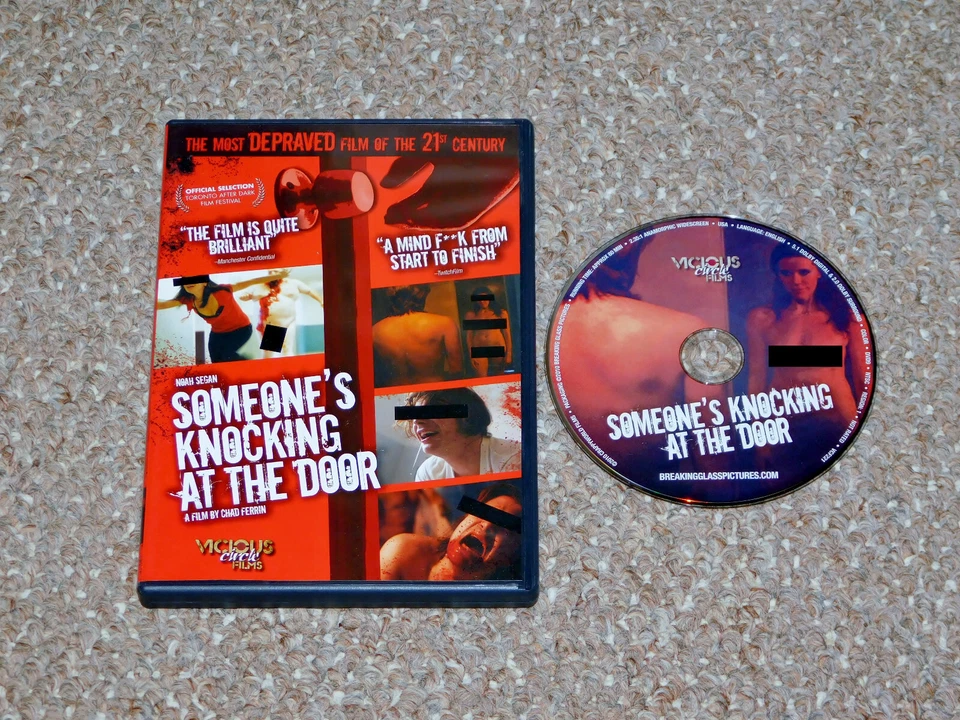 Someone's Knocking at the Door DVD 2010 Chad Ferrin Foto 1 de 1