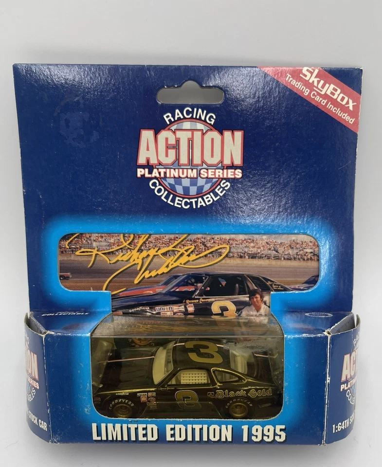 Action Richard Childress 1995 negro y dorado 1/64 Foto 1 de 3