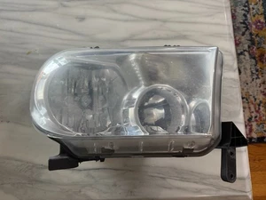 FROM 2010 SEQUOIA 08-17 TOYOTA PASSENGER SIDE FRONT RIGHT HEADLIGHT ASSEMBLY - Picture 1 of 1