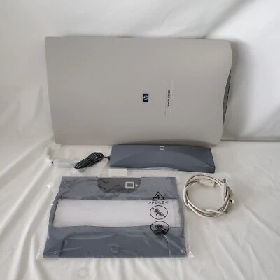 HP ScanJet 5300C Flatbed Scanner C7690B with ScanJet TMA Film Attachment - Image 1 of 4