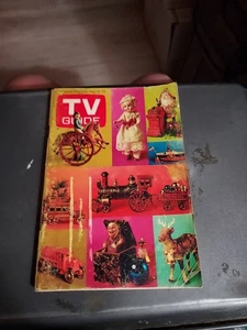 WHOLESALE LOT OF 20 DIFFERENT TV GUIDES - Imagen 1 de 20