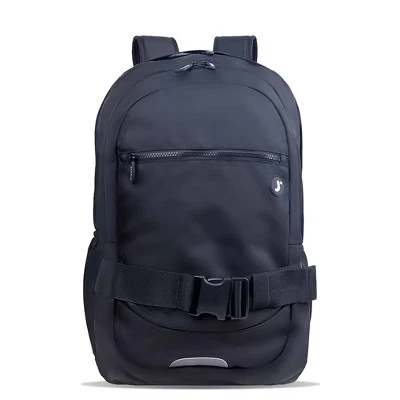 Mochila JWorld Allan 20,5" - Negra: ecológica, resistente al agua, portátil Foto 1 de 4