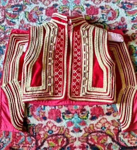  Trachten griechische Weste Goldrand, roter Samt Kindergröße  - Bild 1 von 18