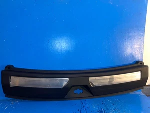 Placa de umbral de puerta levadiza genuina Cadillac Escalade 21-25 negra OEM nueva 85124298 N179 - Imagen 1 de 7