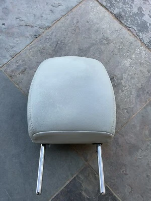 Toyota Prius V 2012-2014-2015 reposacabezas delantero 1 lado izquierdo o derecho gris claro OEM Foto 1 de 4