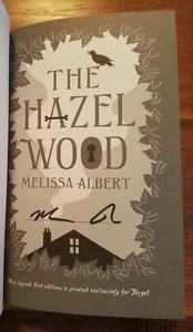 THE HAZEL WOOD 1. Auflage Hardcover Buch signiert MELISSA ALBERT Target exklusiv - Bild 1 von 8