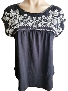 Hollister Embroidered Boho Hippie Flowers Black White Size Small - Picture 1 of 5