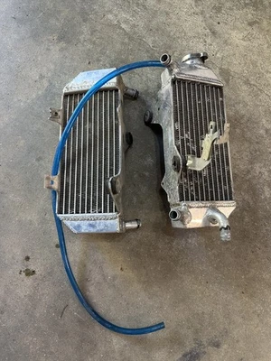 Par de radiadores izquierdo derecho honda crf 250 2010-2012 crf250r originales OEM Foto 1 de 4