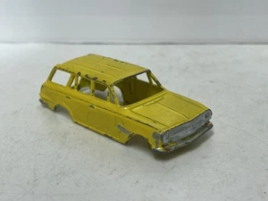 Dinky 141 Vauxhall Victor Estate Bodyshell Only Yellow Unboxed - Picture 1 of 2
