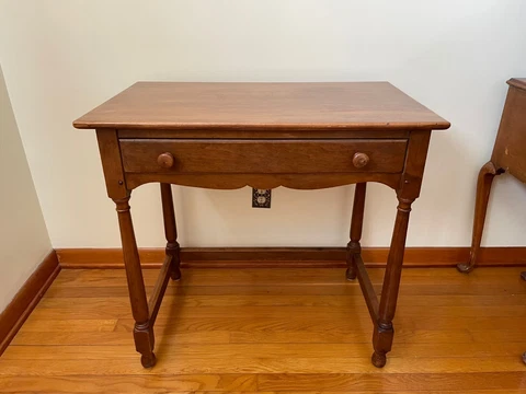 Vintage American Colonial One Drawer Desk Cover