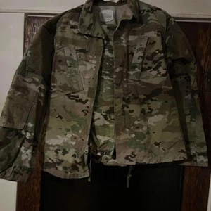 Chaqueta y pantalón militar. - Imagen 1 de 1