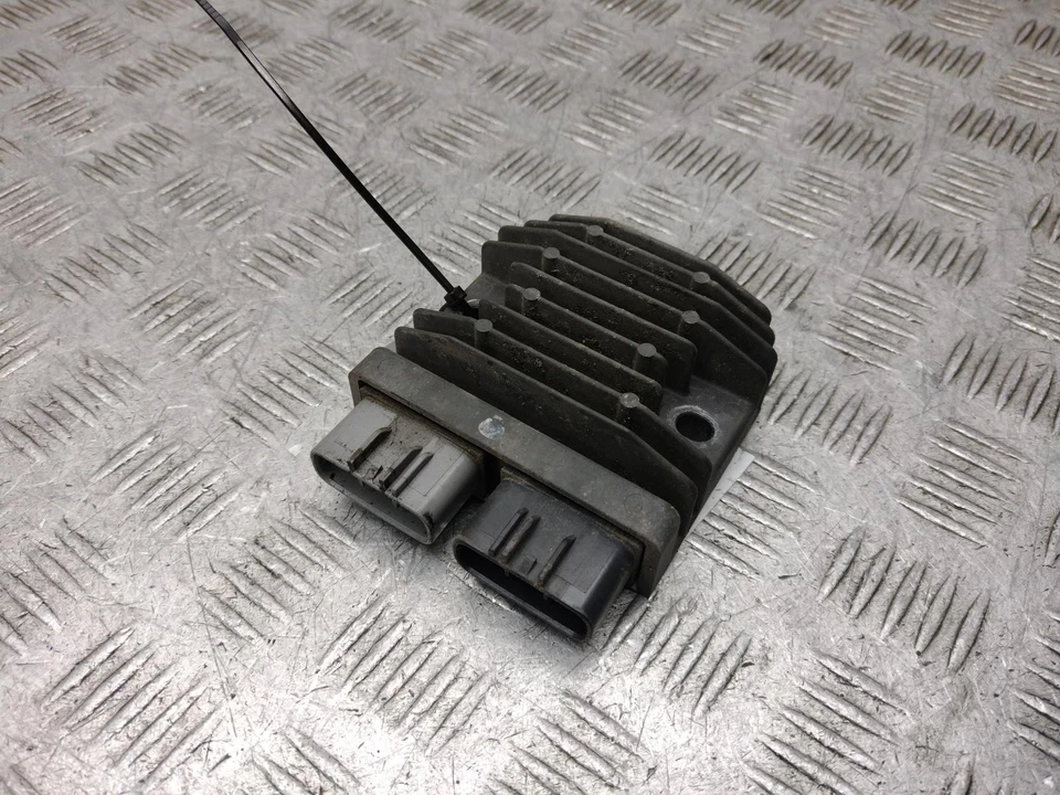 Recitador regulador TRIUMPH TIGER 800 ER 800 XRx 2015  Foto 1 de 4