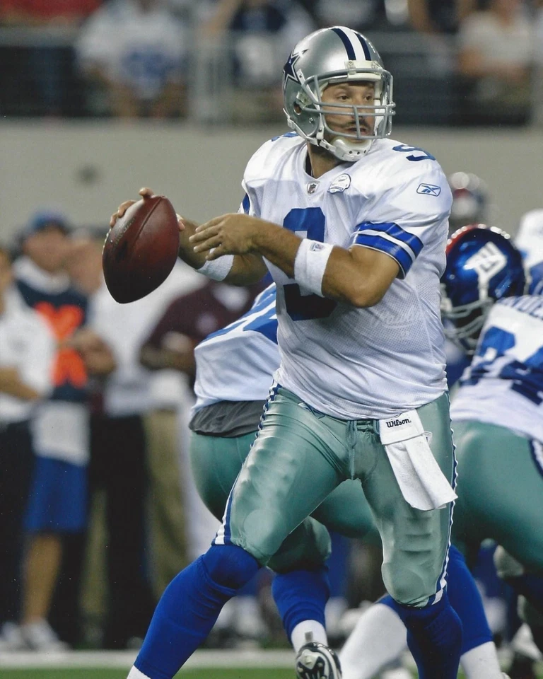 FOTO TONY ROMO 8X10 DALLAS COWBOYS IMAGEN JUEGO ACCIÓN Foto 1 de 1