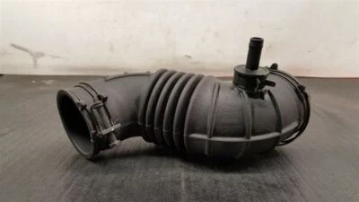 15 16 17 HYUNDAI ACCENT ENGINE AIR INTAKE HOSE 28140-3X000  - Image 1 of 4