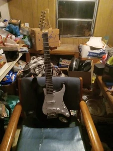Fender Squier Stratocaster Electric Guitar Pack with Fender Frontman 10g... - Picture 1 of 1