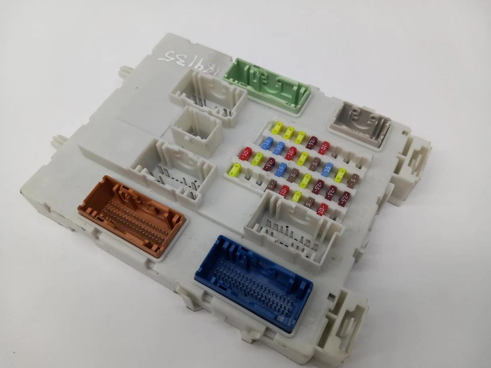 2443670 Caja Reles/Fusibles para FORD KUGA (CBS) Business Edition 2WD 2 1016899 - Imagen 1 de 4