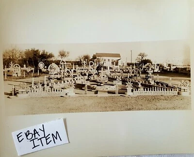 1939c Stevensville Texas, RAYS ORNAMENTAL GARDENS fotografía histórica arte popular Foto 1 de 4