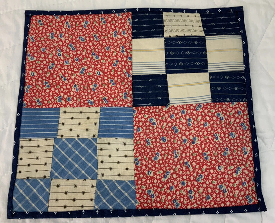 Edredón antiguo vintage de retazos, nueve parches, impresiones tempranas de calicó Foto 1 de 4