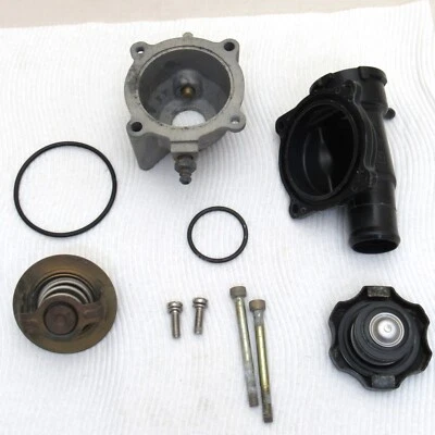 Корпус термостата Kawasaki ZX-11 C Ninja от оригинального производителя 16160-1147 с крышкой переключателем вентилятора - Изображение 1 из 4