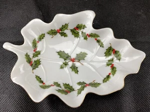 Vintage Lefton Holly Berry Christmas Tree Ceramic Tidbit Dish 6.5” 1985 EUC - Picture 1 of 3