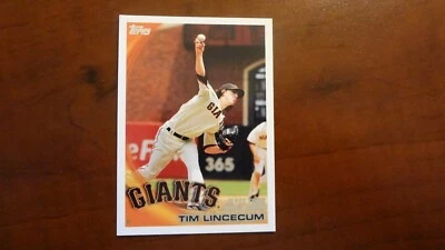 2010 TOPPS # 9 TIM LINCECUM CY YOUNG AWARD WINNER   BASEBALL  CARD - Image 1 of 2