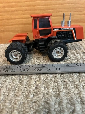 Ertl 1/32 Allis Chalmers 4W-305 Collector Series Die Cast Tractor 1st Edition 83 - Image 1 of 4