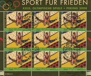 Romero Britto Olympic Peking 2008 (GYMNASTIC) GOLD-FOLIED stamp sheet *MINT* - Picture 1 of 1