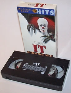 Vintage 1990 Stephen King’s It VHS Warner Bros. Hits - John Ritter - Tim Curry - Imagen 1 de 3
