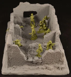 Form Tech Burned Out Building - expanded foam (54mm figures shown for scale) - Picture 1 of 2