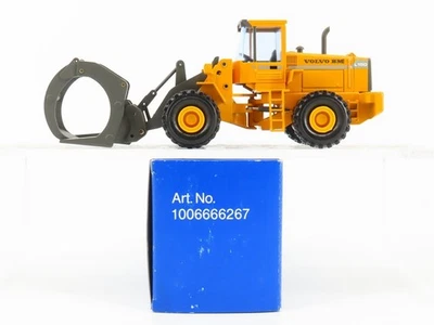 Volvo BM L150 Wheel Loader with Log Grapple - NZG 1:50 Scale Model #359.3 - Image 1 of 4