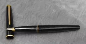 Montblanc Fountain Pen Black With Gold Trim Germany Office P79 - Picture 1 of 9
