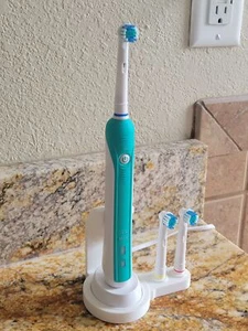 Oral B Braun Brush + Head Holder for oval base / countertop organizer Braun - Picture 1 of 7