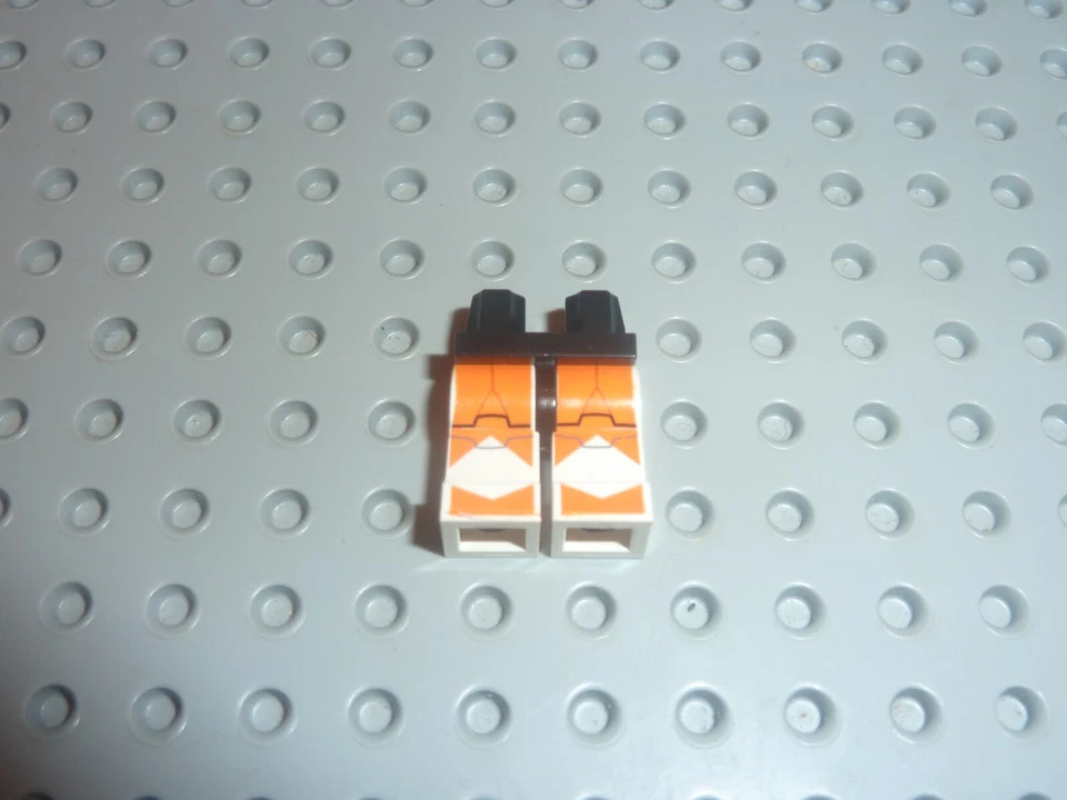 LEGOHips and White Legs with SW Clone Trooper and Orange Réf 970c01pb03 Set 7913 - Photo 1/1