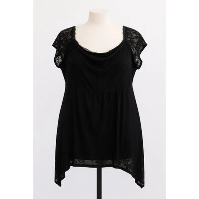 Blusa Torrid Feminina Tamanho 3X Sobreposição de Renda Preta Manga Curta Gótica Casual Chique - Imagem 1 de 4