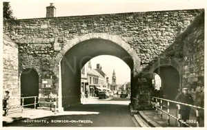 RPPC Vintage Postcard Scotsgate Berwick-upon-Tweed England Cars - Picture 1 of 2