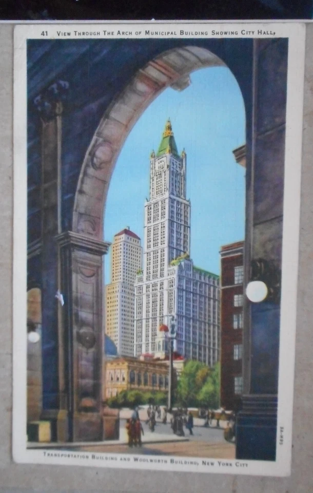 AK view through the arch of municipal building City Hall Woolworth Building NY - Bild 1 von 3