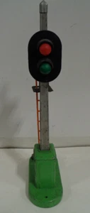 1945-59 VINTAGE LIONEL #153 GREEN AUTOMATIC BLOCK CONTROL SIGNAL TESTED WORKS - Picture 1 of 5