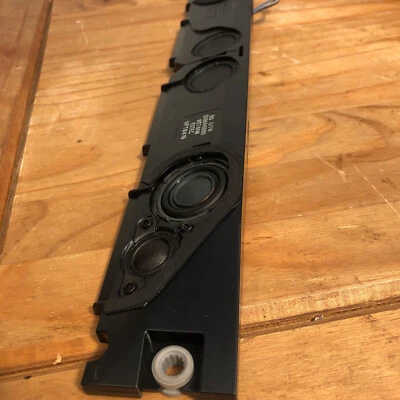 LG UltraFine 4K 22"  22MD4KA SPEAKERS - Image 1 of 4