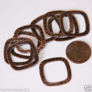 10 pcs of Antiqued Copper hammered square link 23mm - Picture 1 of 1