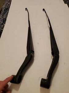 2019 2024 Chevy Silverado LEFT & RIGHT WINDSHIELD WIPER ARMS OEM - Picture 1 of 5