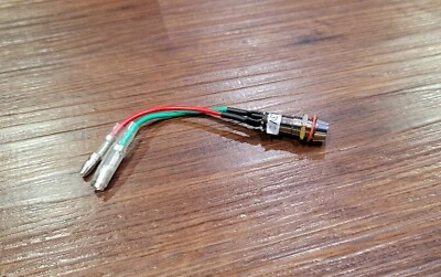 INDICADOR RYOBI LED ROJO PARA RY-I2200GRA RY-I2200GR GEN PORTÁTIL HM-270290022 Foto 1 de 3