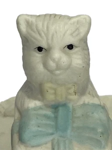 Bisque Heart Shaped Cat with Present Jewelry or Trinket Holder - Picture 1 of 13