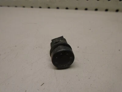 Interruptor de botón de liberación de asiento para Piaggio Liberty 2019 50cc 1721 millas OEM Foto 1 de 4