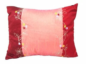 (29851) FUNDA DE COJIN CAMA SOFA RECTANGULAR ROSA ROJO FLOR BLANCA BORDADA - Picture 1 of 1